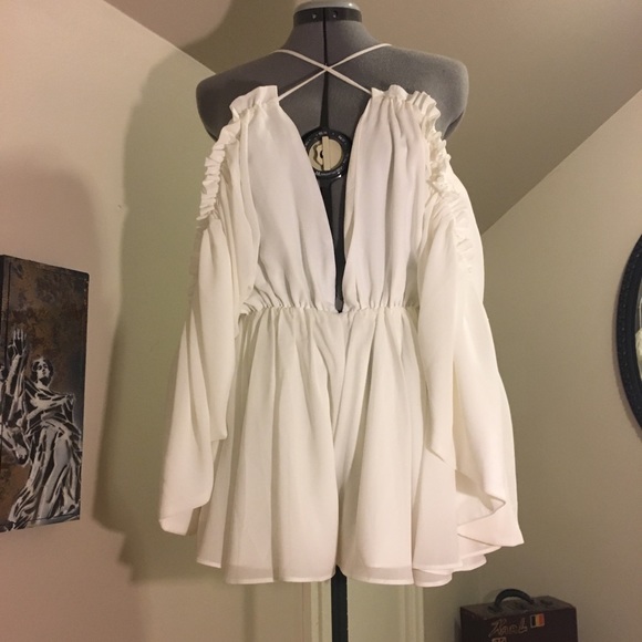 NEW Michael Costello x Revolve Austen White off the shoulder Romper Medium M - Picture 4 of 16